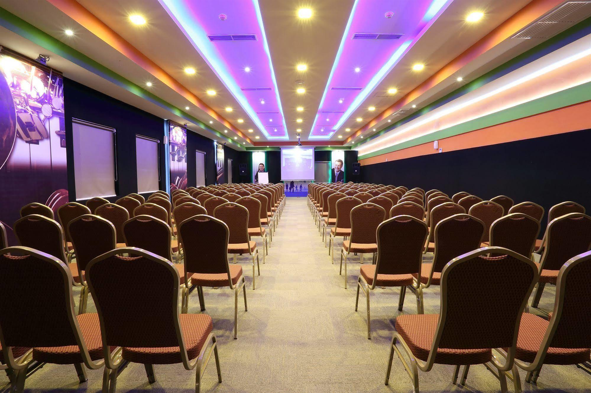 Miyanna Hotel Medan Dış mekan fotoğraf